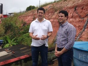 Betinho Gomes (E) com o ministro Bruno Araújo em vista ao Cabo de Santo Agostinho