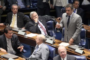 aecio-neves-plenario-fim-voto-secreto