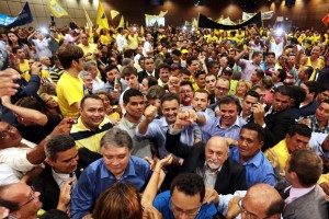 05-12-13-aecio-neves-belem_16-2