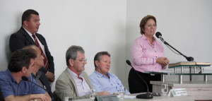 Da direita para a esquerda, a governadora Rosalba Ciarlini e o vereador do PSDB em Parnamirim, Gildásio Figueiredo