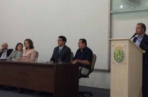 Rogério discursando na formatura