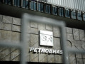 Os deputados federais da Comissão Parlamentar de Inquérito (CPI) que investiga irregularidades na Petrobras fazem uma visita técnica à sede da empresa no Rio (Tânia Rêgo/Agência Brasil)
