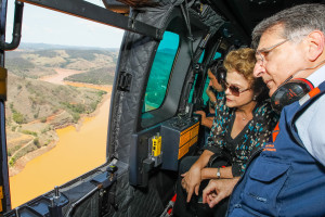 RSF_presidente-Dilma-Rousseff-sobrevoa-Rio-Doce-em-Minas-Gerais_04