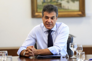 Governador Beto Richa durante reunião com reitores da universidades estaduais. Curitiba, 24-02-15. Foto: Arnaldo Alves / ANPr.