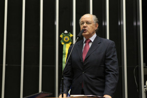 luiz-carlos-hauly-foto-psdb-na-camara-300x200
