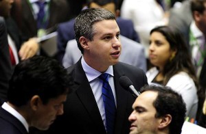 arthurbisneto_10.02.2015-300x196