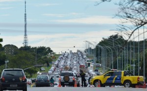 congestionamento-df-antonio-cruz-abr-300x186