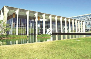 Palacio-do-Itamaraty-646zdka6h89n77wr48u4sp9b62ns6kckm5ex4tbpwr2-300x195