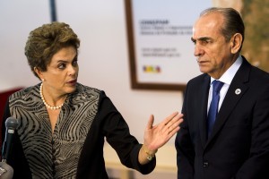 Brasília - A presidenta Dilma Rousseff e o ministro da Saúde, Marcelo Castro em entrevista coletiva após reunião sobre ações de combate ao mosquito Aedes aegypti (Marcelo Camargo/Agência Brasil)