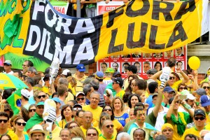 Manifestacao-em-BH-Foto-Beto-Barata-ObritoNews_5-2-1-300x200