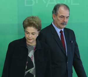 Brasília- DF 11-03-2016 Presidenta, Dilma e ministro, Aloizio Mercadante, durante reunião com reitores das Universidades Federais. Foto Lula Marques/Agência PT