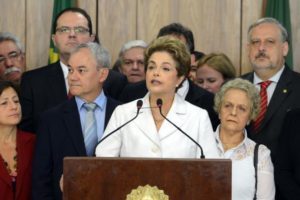 dilma_pronunciamento_impeachme-foto-agencia-brasil-300x200