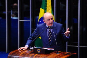 jose-serra-foto-george-gianni-300x200