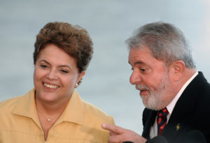 dilma-e-lula-em-coletiva-no-planalto-foto-wilson-dias-abr-300x205