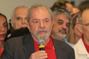 rp_discurso_lula_foto_roberto_parizotti_cut_15092016005-850x567-300x200