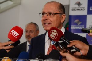 São Paulo - O governador de SP, Geraldo Alckmin anuncia a convocação de mais de 20 mil professores para o próximo ano letivo, no Palácio dos Bandeirantes (Rovena Rosa/Agência Brasil)