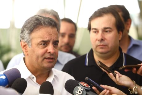 Belo Horizonte_MG, 24 de Janeiro de 2017 PSDB O senador da republica Aecio Neves durante encontro com Senador Antonio Anastasia, ex-governador Alberto Pinto Coelho, Deputados federais Domingos Savio, Marcus Pestana, Abi Ackel, Carlos Melles, Rodrigo de Castro, Renato Andrade, Toninho Pinheiro, Eduardo Barbosa,e Deputados estaduais Gustavo Valadares (lider psdb) e Gustavo Correa, Rodrigo Maia, Mauro Lopes, Leonardo Quintao, Luis Tibe e Mario Heringer. Fotos: Marcus Desimoni / NITRO