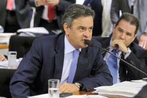 Senador Aécio Neves (PSDB-MG) durante análise da proposta de emenda à Constituição que acaba com todas as votações secretas no âmbito do Poder Legislativo (PEC 43/2013)