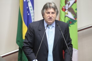 100915_plenario_mz-49-1-300x200 (1)