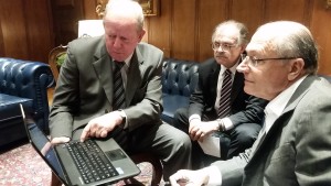Deputado Marcos Vieira e Senador Dalirio Beber apresentam ao governador Geraldo Alckmin o projeto dos seminários do PSDB Catarinense