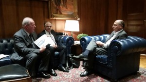 Presidente estadual do PSDB, deputado Marcos Vieira, e o senador Dalirio Beber no Palácio dos Bandeirantes com o governador paulista Geraldo Alckmin
