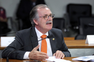 04-11-15 Senador Dalirio Beber - CI (2)