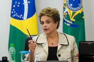 Dilma_fala-do-combate-ao-Zika_com-ministros10022016004-300x200