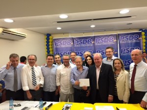 Empresário Roberto Amaral também assinou a ficha de filiação no PSDB