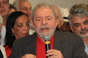 rp_discurso_lula_foto_roberto_parizotti_cut_15092016003-850x567-300x200