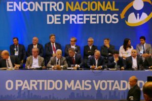 aecioneves_fhc_alckmin_encontronacionaldeprefeitos_orlandobrito_2-300x200