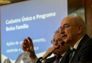 Ministro Osmar Terra fala do pente-fino no Bolsa Família