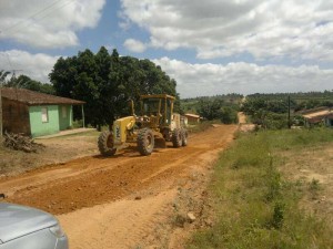 Mais de 4 km da principal via de acesso do povoado Açúzinho foram recuperados