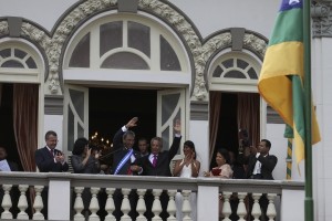 Marcelo Déda, acompanhado do seu vice, Jackson Barreto, da primeira-dama Eliane Aquino, quando foi reeleito para o segundo mandato