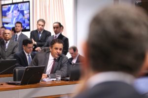 foto-1-3-aecio-neves-300x200