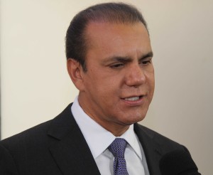 O senador Ataídes Oliveira reúne as lideranças do partido nesta sexta-feira, em