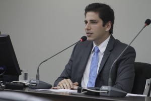 Olyntho: O povo tocantinense não pode arcar com aumento de tarifa de serviço público sem justificativa convincente