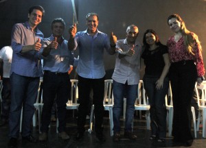 Olyntho Neto, Eduardo do Dertins, senador Ataídes, Pedro Rezende , Cristina e Cinthia Ribeiro em Formoso