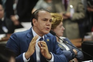 Terceirizar a saúde é irresponsabilidade. Estamos atentos à mínima movimentação a respeito disso.
