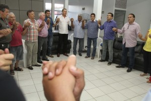 Em Paraíso do Tocantins, senador se encontrou com Paulo Tavares e demais membros da sigla