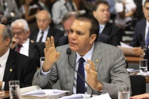 Para senador, Lula se apegará ao foro privilegiado para protelar a prisão