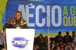"Democracia mais forte com negros também no poder", por Juvenal Araújo