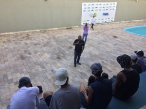 Juvenal em encontro com jovens
