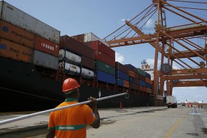Governo desiste de meta de exportacao para 2012 e culpa crise internacional-Foto-Informativo-dos-Portos-