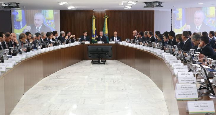 #pracegover: presidente Michel Temer se reúne com integrantes da Comissão de Reforma da Previdência, no Palácio do Planalto (Antonio Cruz/Agência Brasil)