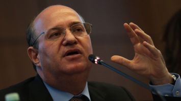 #pracegover: foto mostra presidente do Banco Central (BC), Ilan Goldfajn, gesticulando a mão esquerda durante entrevista coletiva (José Cruz/Agência Brasil)