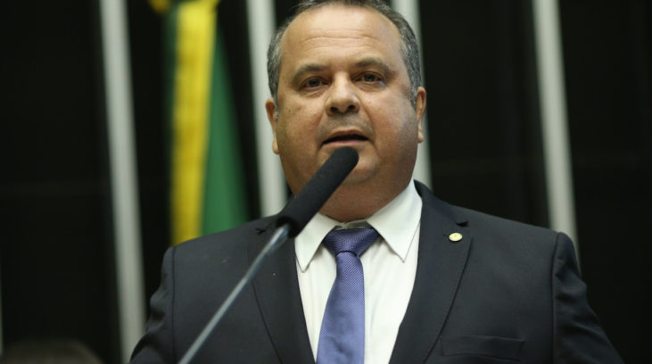 #pracegover: foto de close do deputado Rogério Marinho