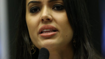 #pracegover: foto de perfil da deputada Shéridan