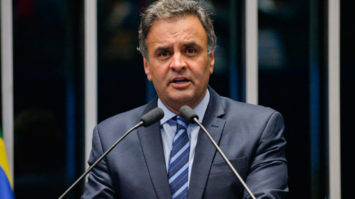 Aécio encaminha voto pelo fim do foro privilegiado