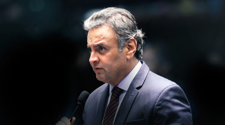 "Trabalho na berlinda", por Aécio Neves