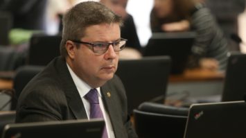 Senador é autor do projeto no Senado